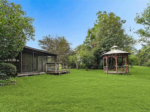 3rd image of 119 Orleans Ave