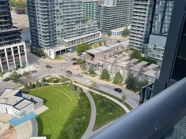 95 McMahon Dr #2109, Toronto, ON M2K 0C2