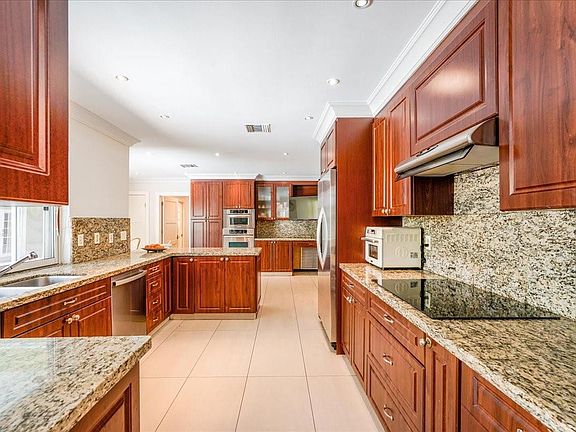 5th image of 6501 NE 20th Terrace
