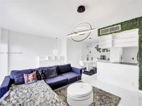 880 NE 69th St APT 5G, Miami, FL 33138
