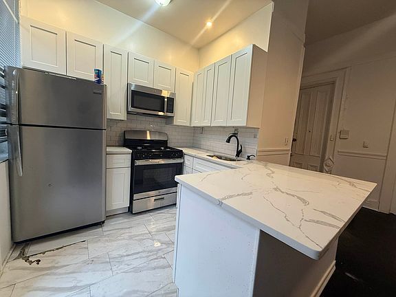 5th image of 593 Greene Ave APT 1