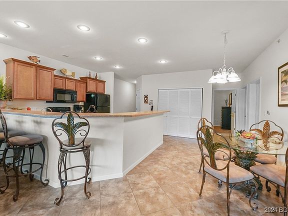 5th image of 166 Oak Harbor Dr #1A