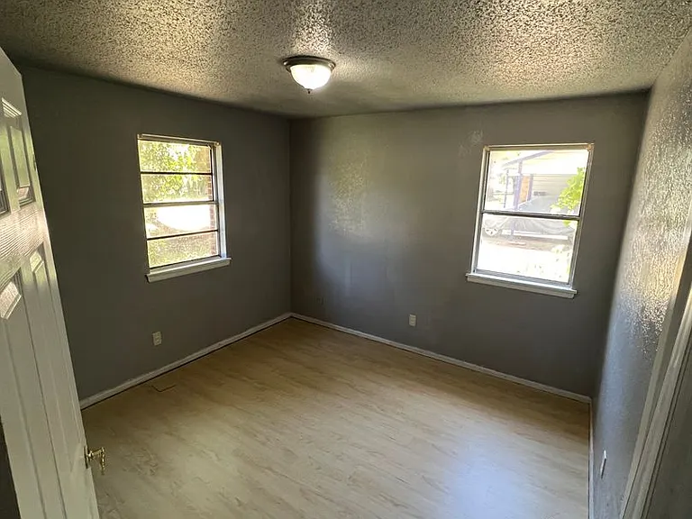 749 Navaho Trl — Photo 7