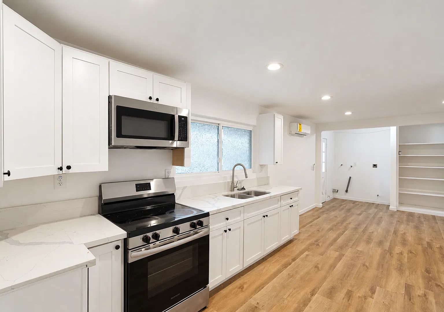 1734 Martin Street — Photo 2