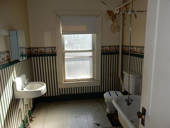5th image of 248 S Lincoln Ave