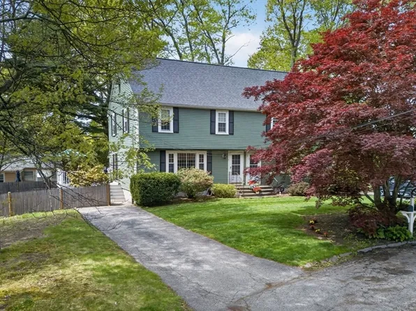 8 Amvet Dr #1, Plainville, MA 02762