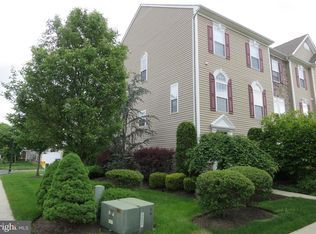 17 Swan Ct, Riverside, NJ 08075