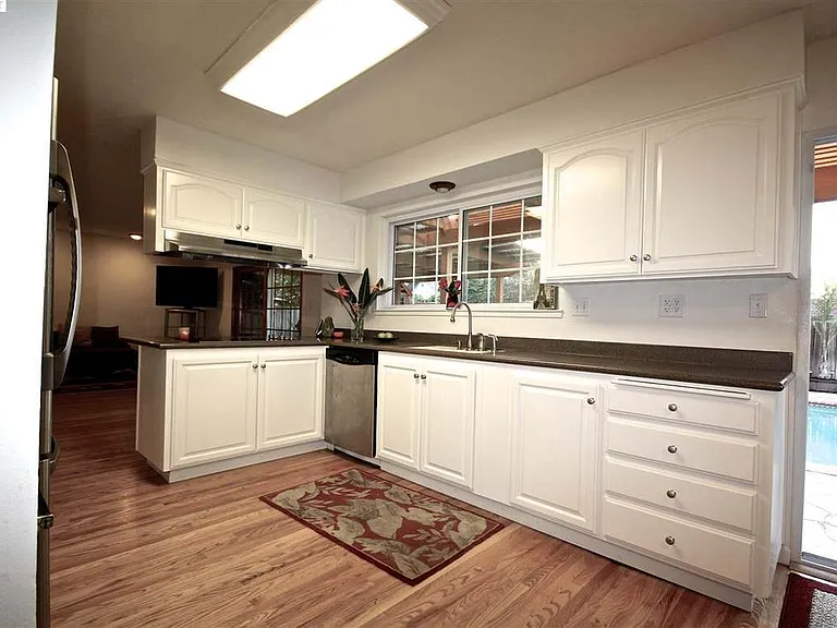 5685 Abington Dr — Photo 5