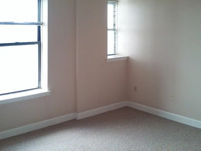Kingsbury — Photo 36