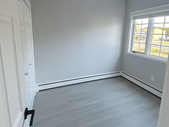3rd image of 450-452 E Park Ave #8