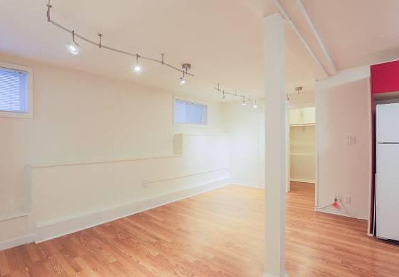 5th image of 11 Broderick St APT 4