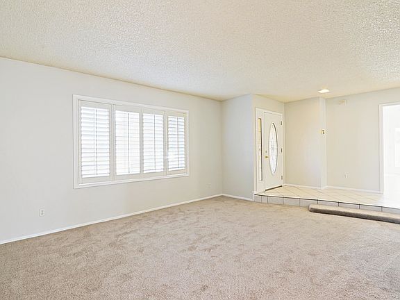 4th image of 13642 N 51st St