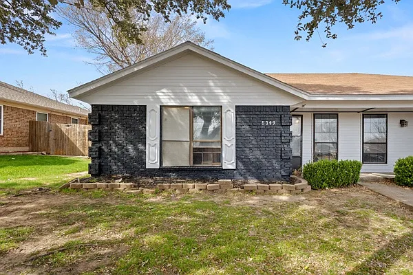 3 bed, 1175 sqft, $1,995 — Photo 2