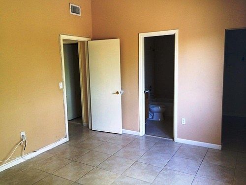 3rd image of 6255 Kendale Lakes Cir APT 216