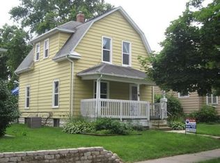 211 Summit Ave, Waterloo, IA 50701