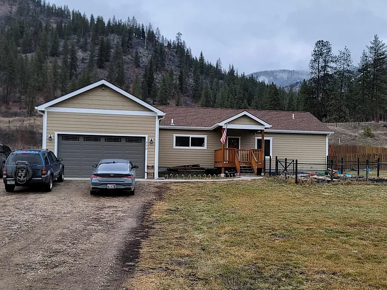110 Bernie Rd — Photo 41