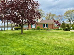 29138 E River Rd, Grosse Ile, MI 48138