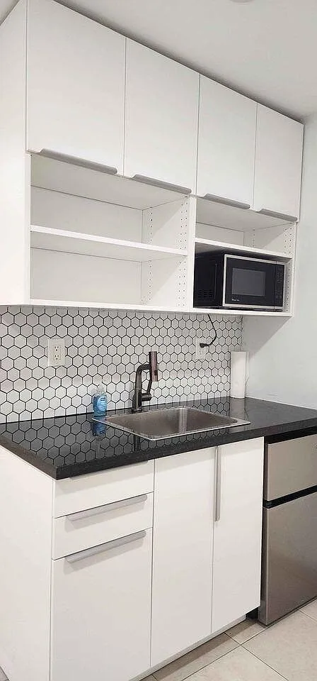 1 bed, 1.0 bath, 250 sqft, $1,100 — Photo 2