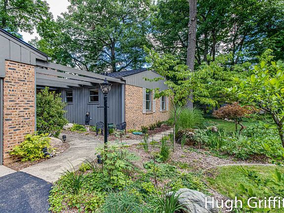 3rd image of 2685 Cascade Springs Dr SE