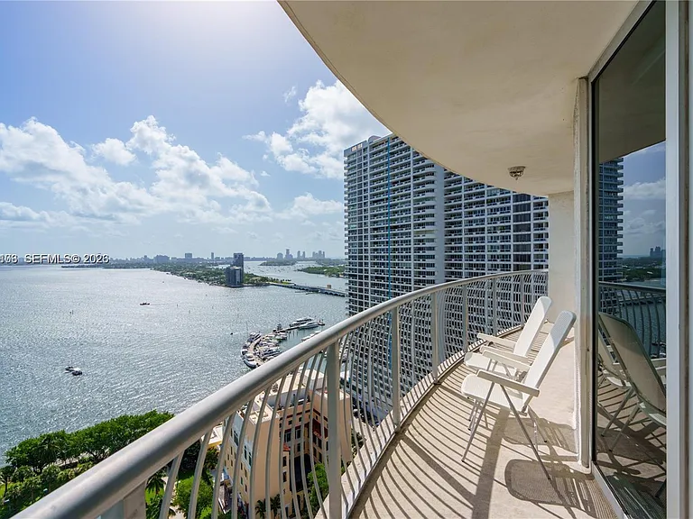 1750 N Bayshore Dr #2401 — Photo 8