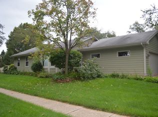 705 Lathem St, Batavia, IL 60510