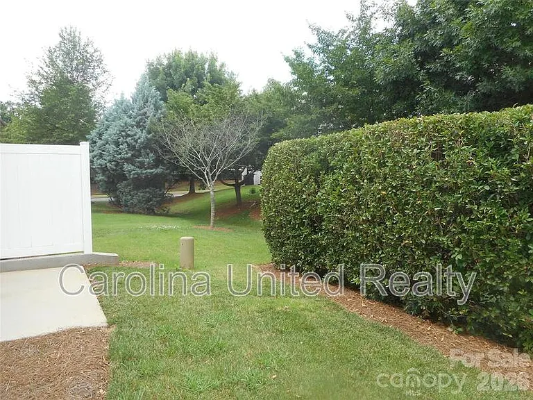 5860 Glassport Ln #504 — Photo 3