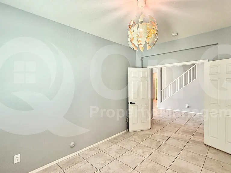 10204 W Lawrence Ln — Photo 3