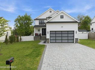 6 Orchard St, Marlboro, NJ 07746