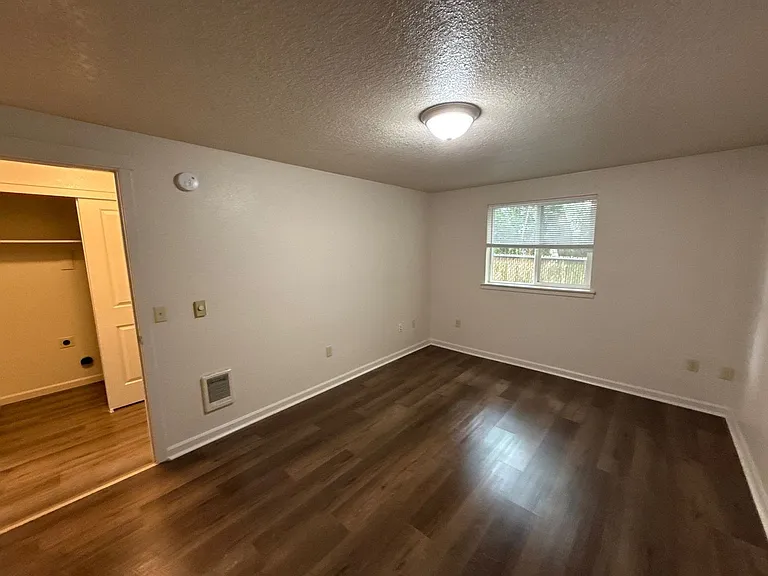 903 Bryan Ct — Photo 15