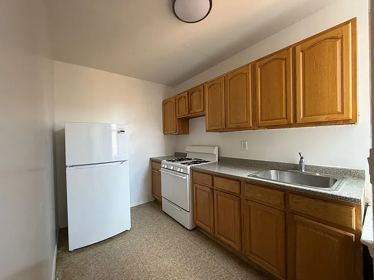 1264 Sheridan Ave #6F — Photo 5