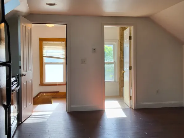 207 State St #3, New Bedford, MA 02740