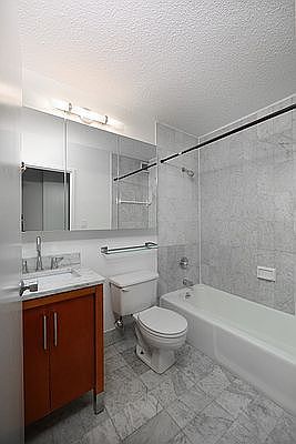 4th image of 115 E 34th St #1110