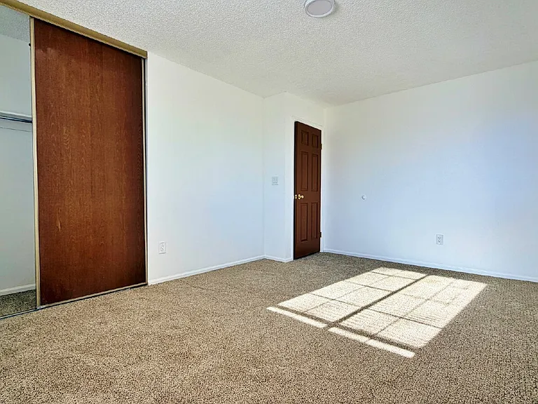 17125 E Pacific Pl — Photo 35