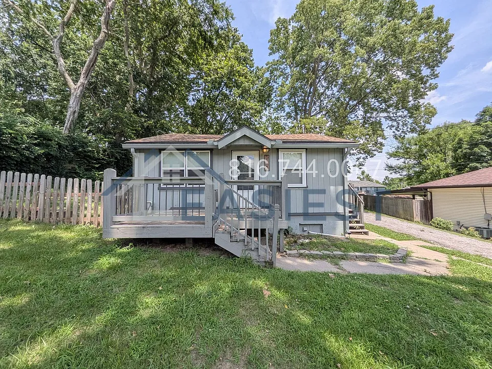 5102 NE 47th Ter