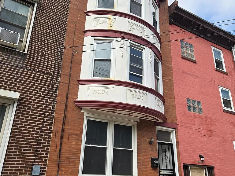 1351 Christian St — Photo 28