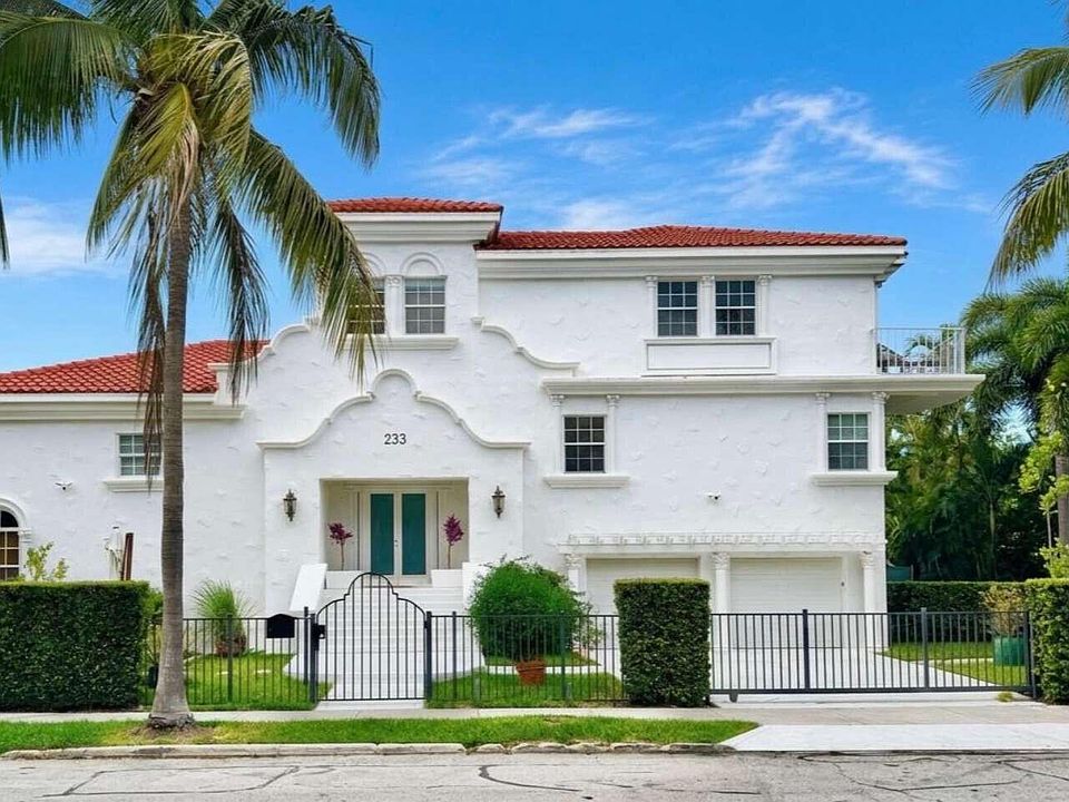 1st image of 233 Pershing Way