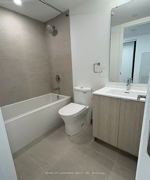 100 Queen St E #2111 — Photo 4