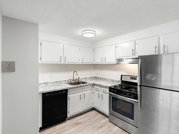 2nd image of 635 W Lowell Ave Unit 10
