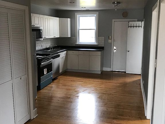 2nd image of 3114 N Clybourn Ave #2