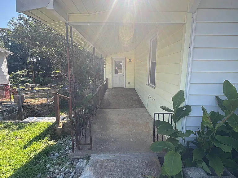 206 Whitney St — Photo 20