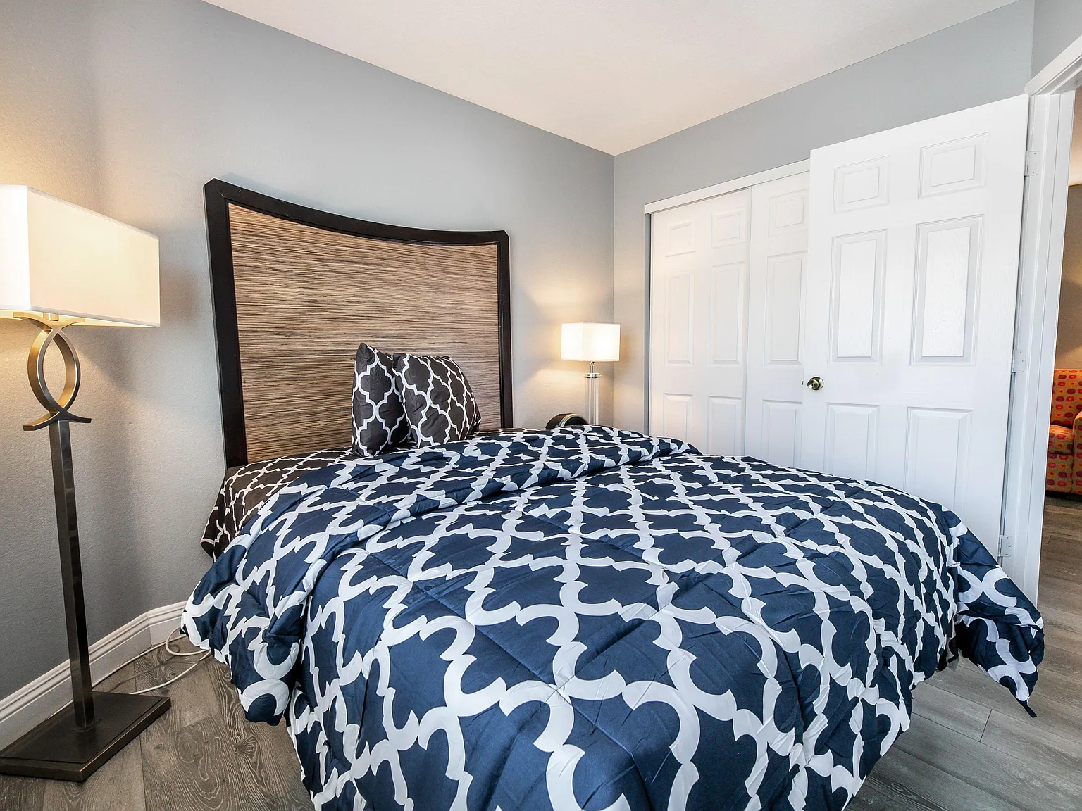 4 bed, 2.5 bath, 1972 sqft, $888 — Photo 1