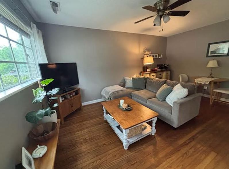 1st image of 1301 Richmond Pl