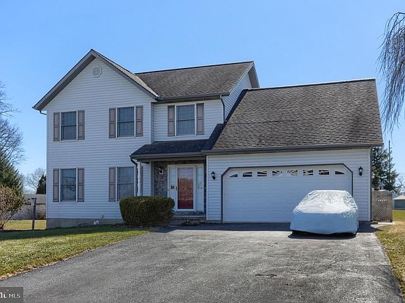 4th image of 60 Norfolk Ln