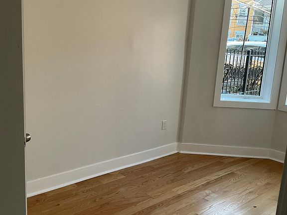 5th image of 88A Arlington Ave #2