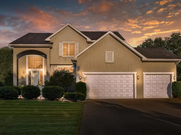 9331 Austrianpine Ave N, Brooklyn Park, MN 55443