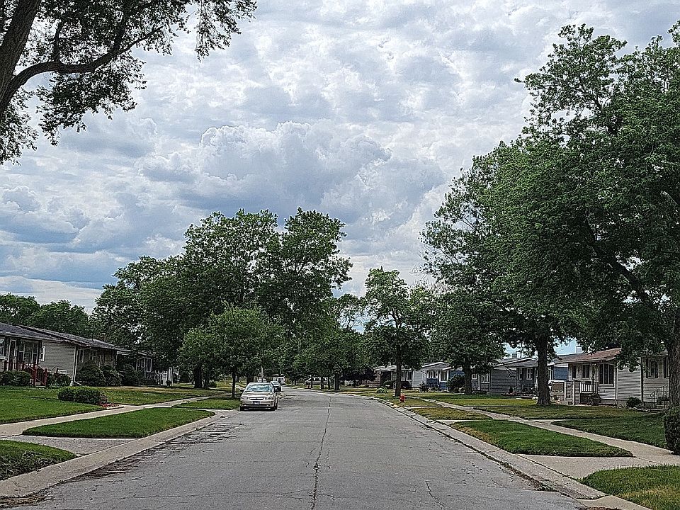 2nd image of 14 Indianwood Dr