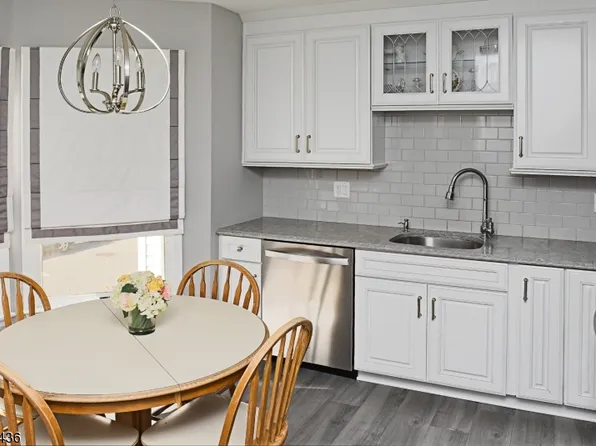 22 Brookstone Cir, Parsippany-Troy Hills Twp., NJ 07950