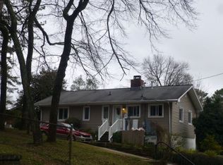 100 Oneida Ln, Oak Ridge, TN 37830