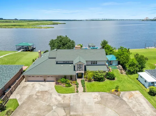 3840 Bluff Ln, Lake Charles, LA 70611