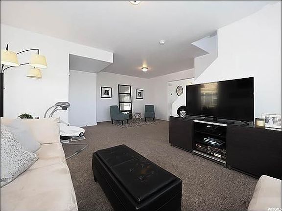 3rd image of 737 W Kirkbride Ave